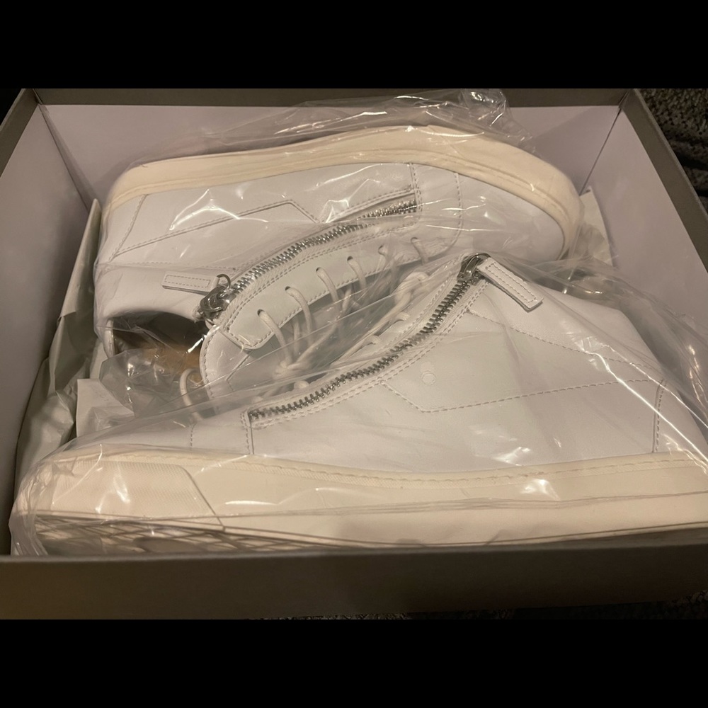 Giuseppe Zanotti Mitika Bianca